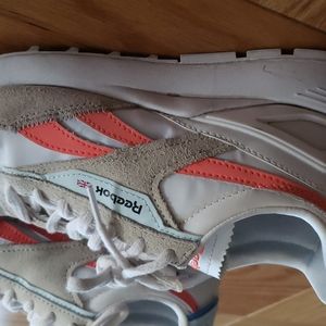 REEBOK ATHLETIC SNEAKERS FOR WOMEN👟✨✨